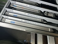 Grote partij pneumatische cilinders en toebehoren - afbeelding 168 van  204