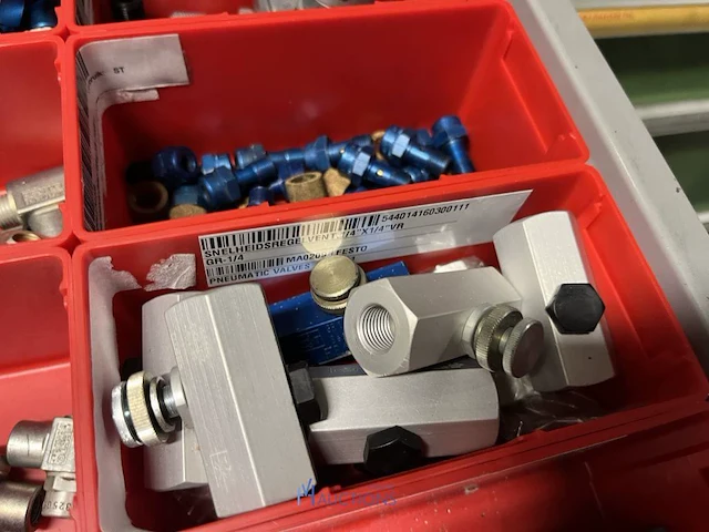 Grote partij pneumatische koppelingen, slangen en armaturen - afbeelding 6 van  191