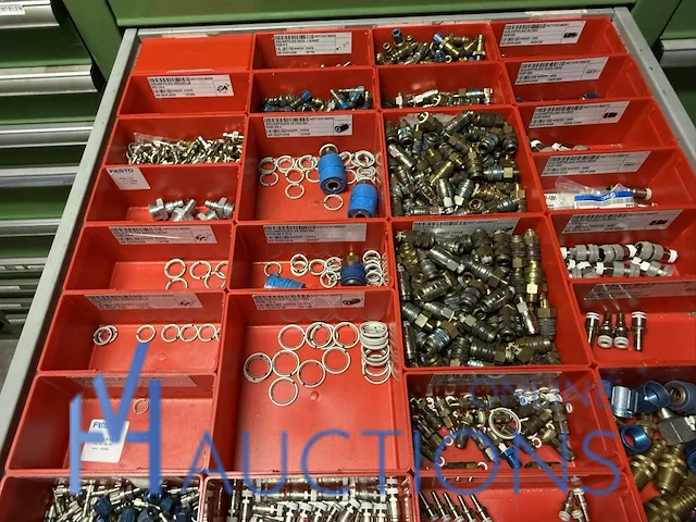 Grote partij pneumatische koppelingen, slangen en armaturen - afbeelding 2 van  191