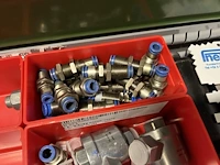 Grote partij pneumatische koppelingen, slangen en armaturen - afbeelding 16 van  191