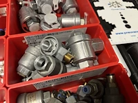 Grote partij pneumatische koppelingen, slangen en armaturen - afbeelding 18 van  191