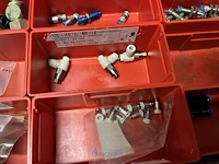 Grote partij pneumatische koppelingen, slangen en armaturen - afbeelding 22 van  191