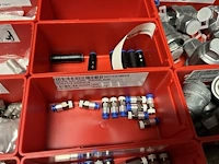 Grote partij pneumatische koppelingen, slangen en armaturen - afbeelding 25 van  191