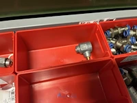 Grote partij pneumatische koppelingen, slangen en armaturen - afbeelding 26 van  191