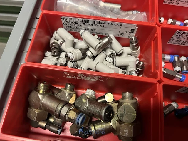 Grote partij pneumatische koppelingen, slangen en armaturen - afbeelding 29 van  191