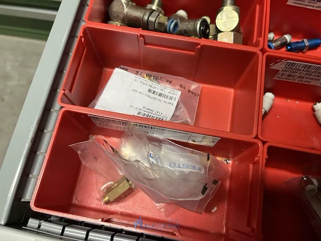 Grote partij pneumatische koppelingen, slangen en armaturen - afbeelding 30 van  191