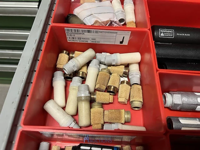 Grote partij pneumatische koppelingen, slangen en armaturen - afbeelding 33 van  191