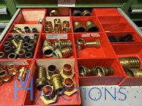 Grote partij pneumatische koppelingen, slangen en armaturen - afbeelding 24 van  191