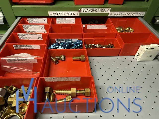 Grote partij pneumatische koppelingen, slangen en armaturen - afbeelding 35 van  191