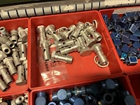 Grote partij pneumatische koppelingen, slangen en armaturen - afbeelding 49 van  191
