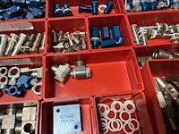 Grote partij pneumatische koppelingen, slangen en armaturen - afbeelding 62 van  191