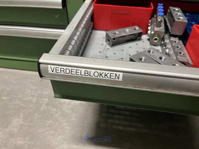 Grote partij pneumatische koppelingen, slangen en armaturen - afbeelding 73 van  191