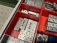 Grote partij pneumatische koppelingen, slangen en armaturen - afbeelding 76 van  191
