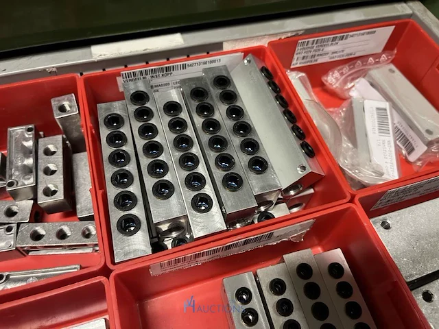 Grote partij pneumatische koppelingen, slangen en armaturen - afbeelding 81 van  191