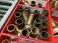 Grote partij pneumatische koppelingen, slangen en armaturen - afbeelding 133 van  191