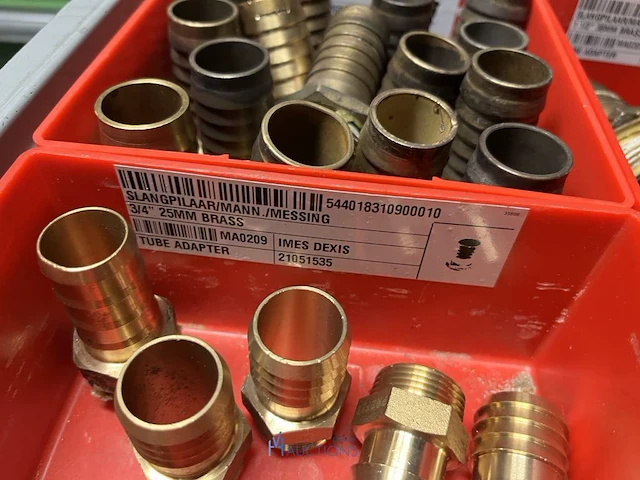 Grote partij pneumatische koppelingen, slangen en armaturen - afbeelding 135 van  191