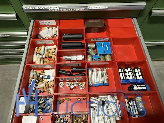 Grote partij pneumatische koppelingen, slangen en armaturen - afbeelding 148 van  191