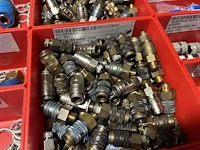 Grote partij pneumatische koppelingen, slangen en armaturen - afbeelding 165 van  191