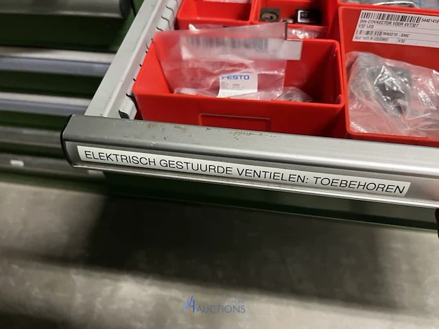 Grote partij pneumatische ventielen en ventieleilanden - afbeelding 25 van  193