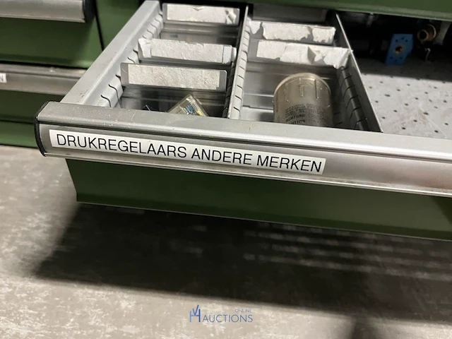 Grote partij pneumatische ventielen en ventieleilanden - afbeelding 76 van  193