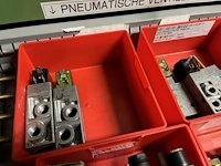 Grote partij pneumatische ventielen en ventieleilanden - afbeelding 114 van  193