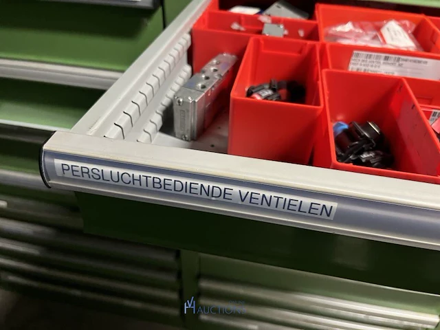 Grote partij pneumatische ventielen en ventieleilanden - afbeelding 152 van  193