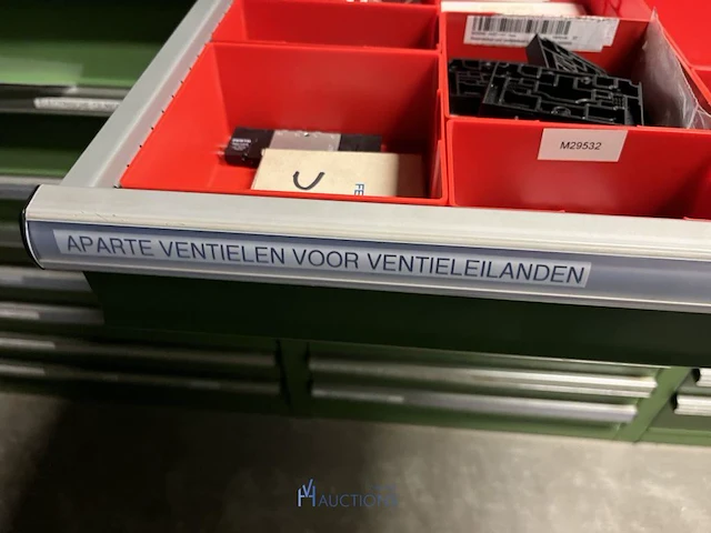 Grote partij pneumatische ventielen en ventieleilanden - afbeelding 173 van  193