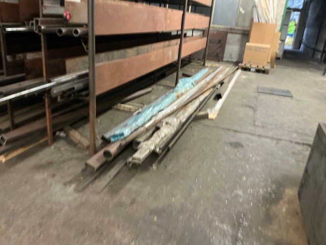 Grote partij profielstaal - afbeelding 3 van  9