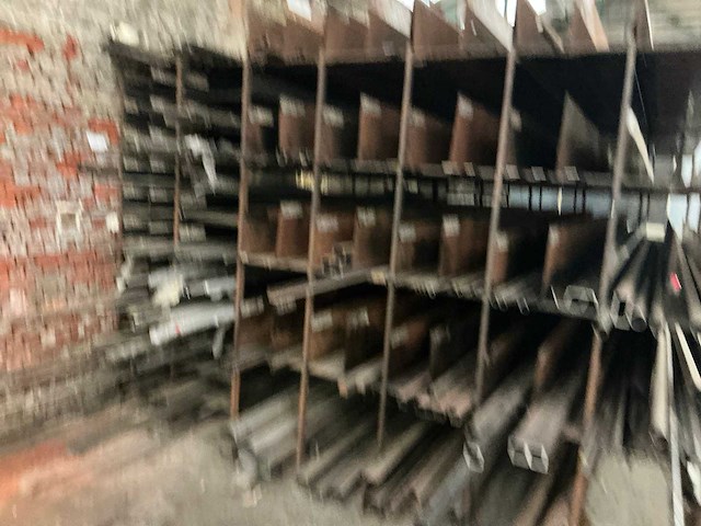 Grote partij profielstaal - afbeelding 6 van  9