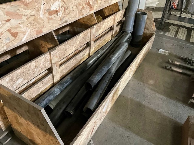 Grote partij pvc afvoer buizen en koppelstukken - afbeelding 2 van  7