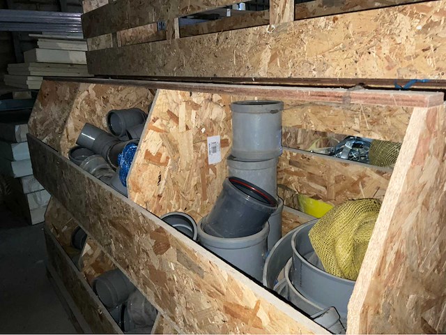 Grote partij pvc afvoer buizen en koppelstukken - afbeelding 6 van  7