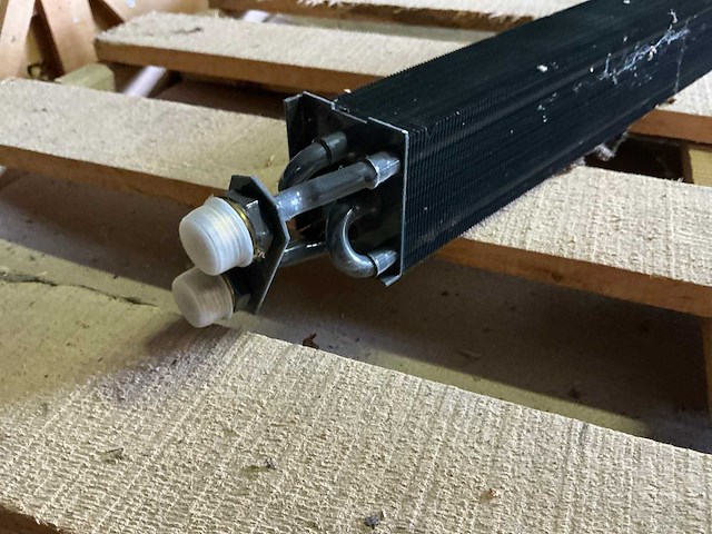 Grote partij radiatoren met koper vanbinnen - afbeelding 2 van  6