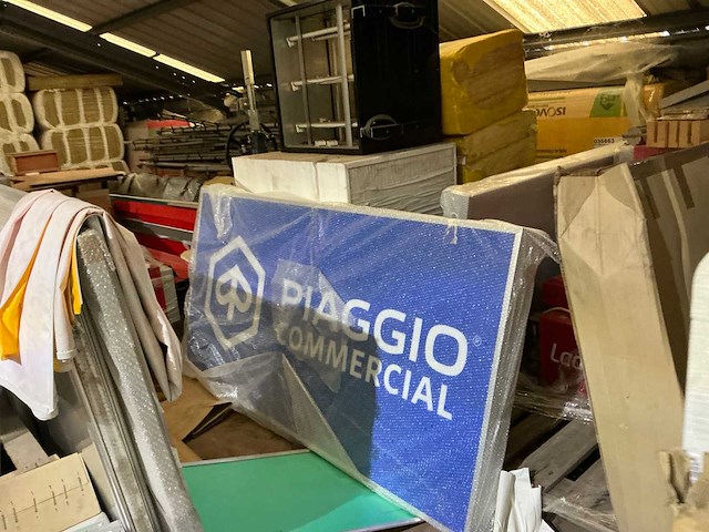 Grote partij reclamepanelen, logo’s, lichtbakken - afbeelding 2 van  18