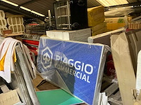 Grote partij reclamepanelen, logo’s, lichtbakken - afbeelding 2 van  18