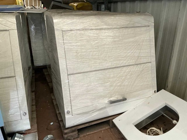 Grote partij reclamepanelen, logo’s, lichtbakken - afbeelding 15 van  18