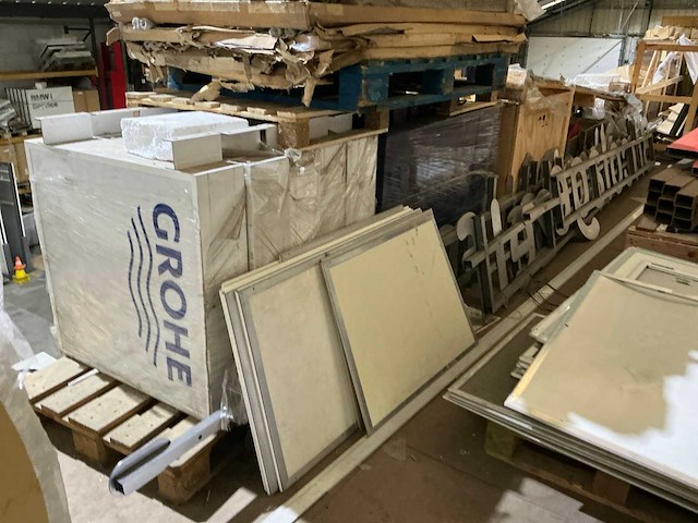 Grote partij reclamepanelen, logo’s, lichtbakken - afbeelding 17 van  18