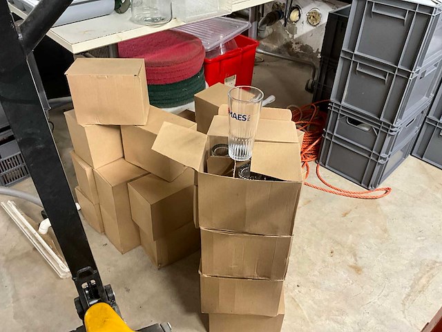 Grote partij restaurantbenodigdheden - afbeelding 2 van  11