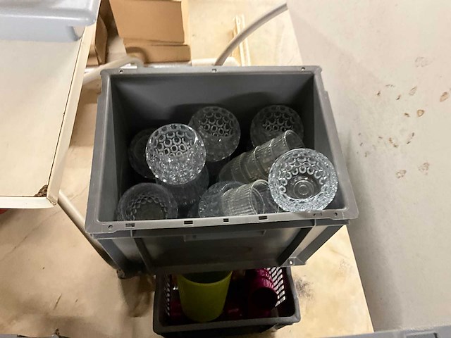 Grote partij restaurantbenodigdheden - afbeelding 9 van  11