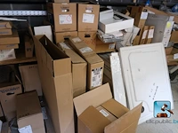Grote partij sanitair en accessoires - afbeelding 1 van  21