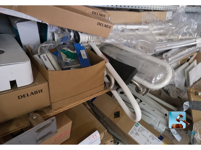 Grote partij sanitair en accessoires - afbeelding 12 van  21