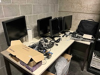 Grote partij schermen en it kabels en accessoires (eerste verdiep) - afbeelding 2 van  7