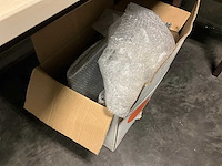 Grote partij schermen en it kabels en accessoires (eerste verdiep) - afbeelding 3 van  7