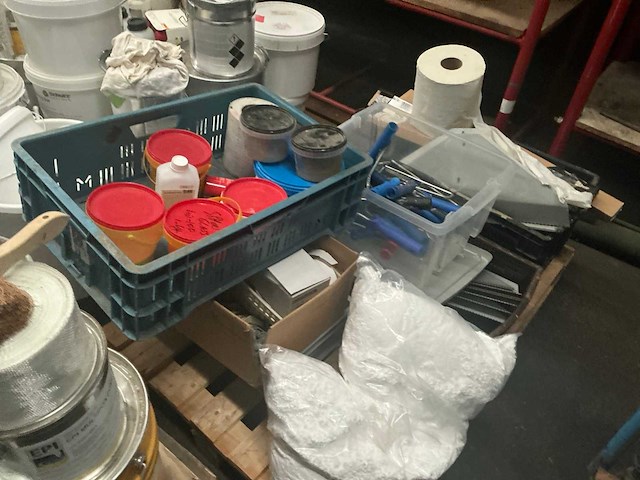 Grote partij schildersbenodigdheden - afbeelding 11 van  23