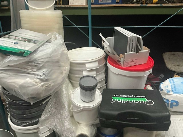 Grote partij schildersbenodigdheden - afbeelding 19 van  23