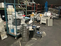 Grote partij schildersbenodigdheden - afbeelding 1 van  23