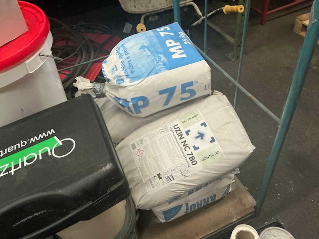 Grote partij schildersbenodigdheden - afbeelding 20 van  23