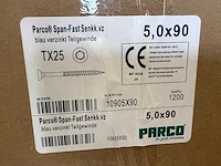 Grote partij schroeven 32400 stuks halve pallet - afbeelding 10 van  10