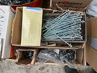 Grote partij schroeven, afdekplaatjes en sealplaatjes - afbeelding 2 van  25