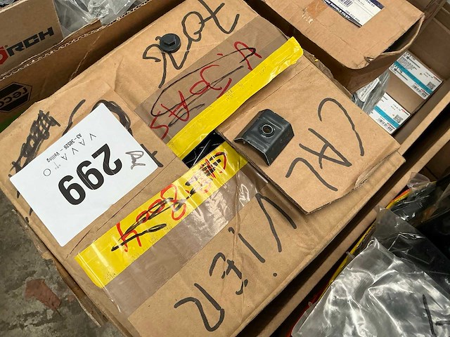 Grote partij schroeven, afdekplaatjes en sealplaatjes - afbeelding 4 van  25