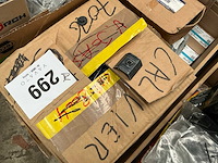 Grote partij schroeven, afdekplaatjes en sealplaatjes - afbeelding 4 van  25